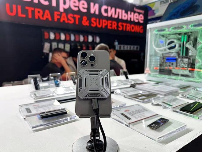5 Sviaz消费电子盛会中国存储品牌科技出海战略再添里程碑！不朽情缘手机版从欧亚腹地辐射全球：领德创科技亮相俄罗斯202(图3)